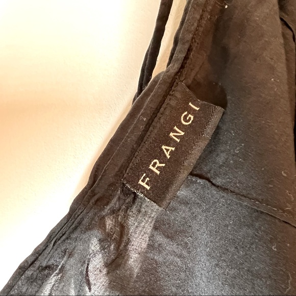 Black Sarong with white flowers - Picture 4 of 4